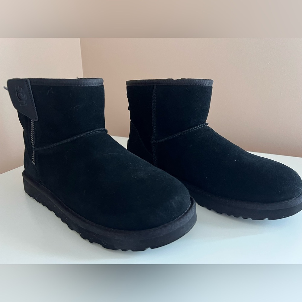 UGG Black Winter Boots with Zipper